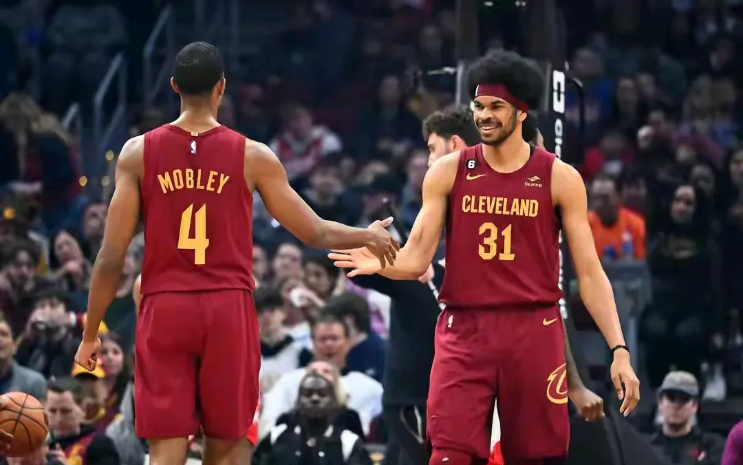 包含塞尔维亚男篮横扫加拿大男篮，阿德巴约制霸全场的词条