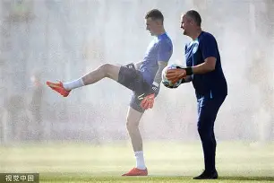 英格兰强势葡萄牙，格拉利什爆发神勇