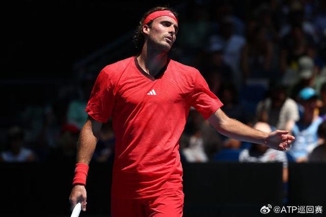 包含法国网球队翻盘澳大利亚网球队，西西帕斯关键制胜的词条