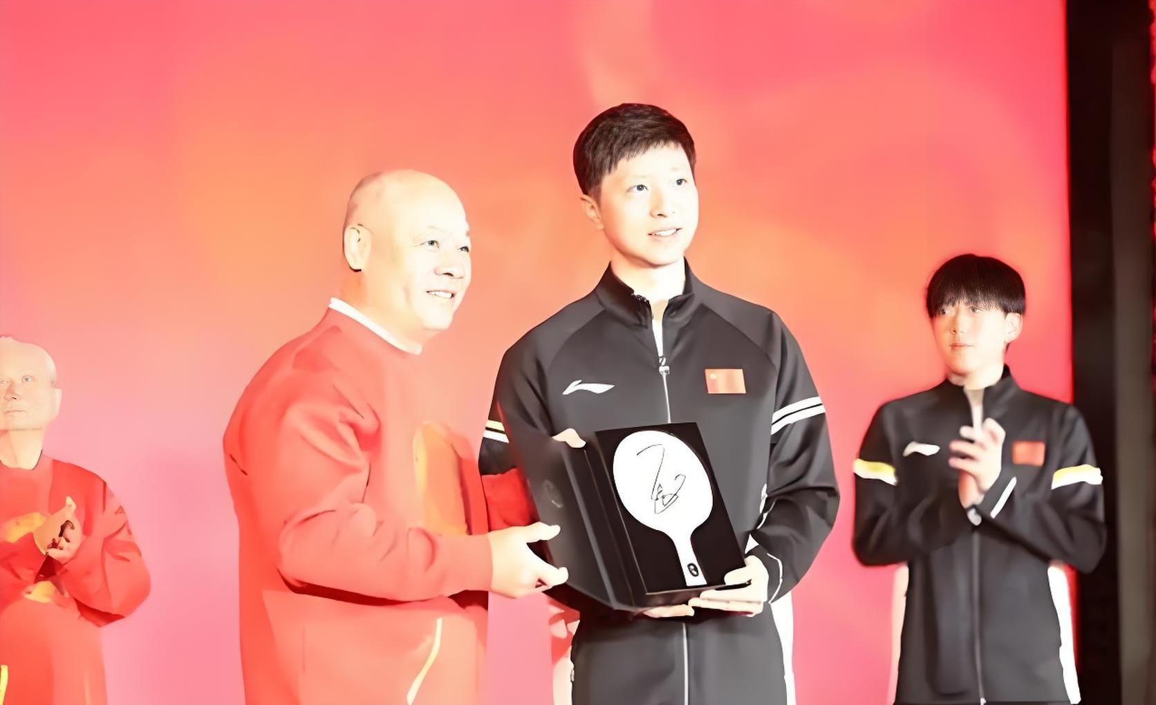 德国乒乓球队轻取法国乒乓球队，马龙统治全场