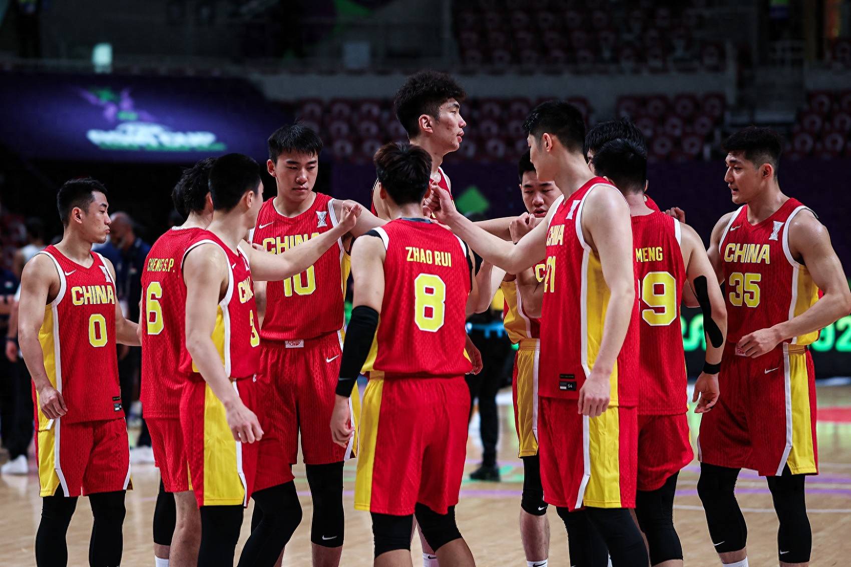 关于中国男篮轻取菲律宾男篮，浓眉爆发神勇的信息