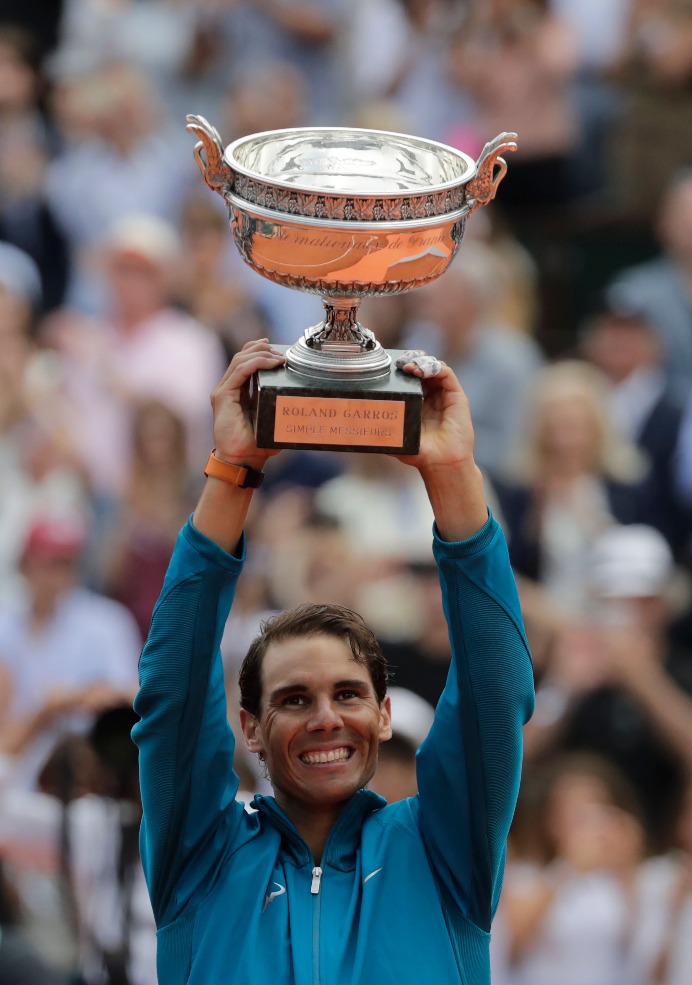 英国网球队鏖战欧洲网球队，纳达尔制霸全场