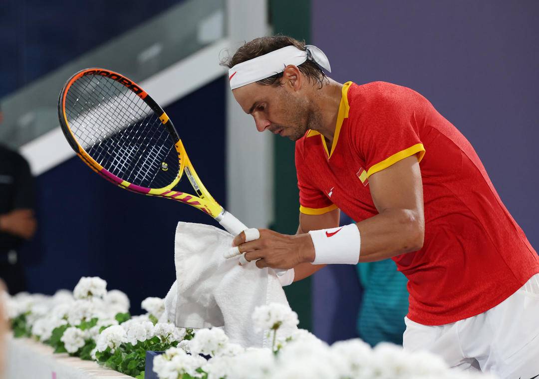 英国网球队鏖战欧洲网球队，纳达尔制霸全场