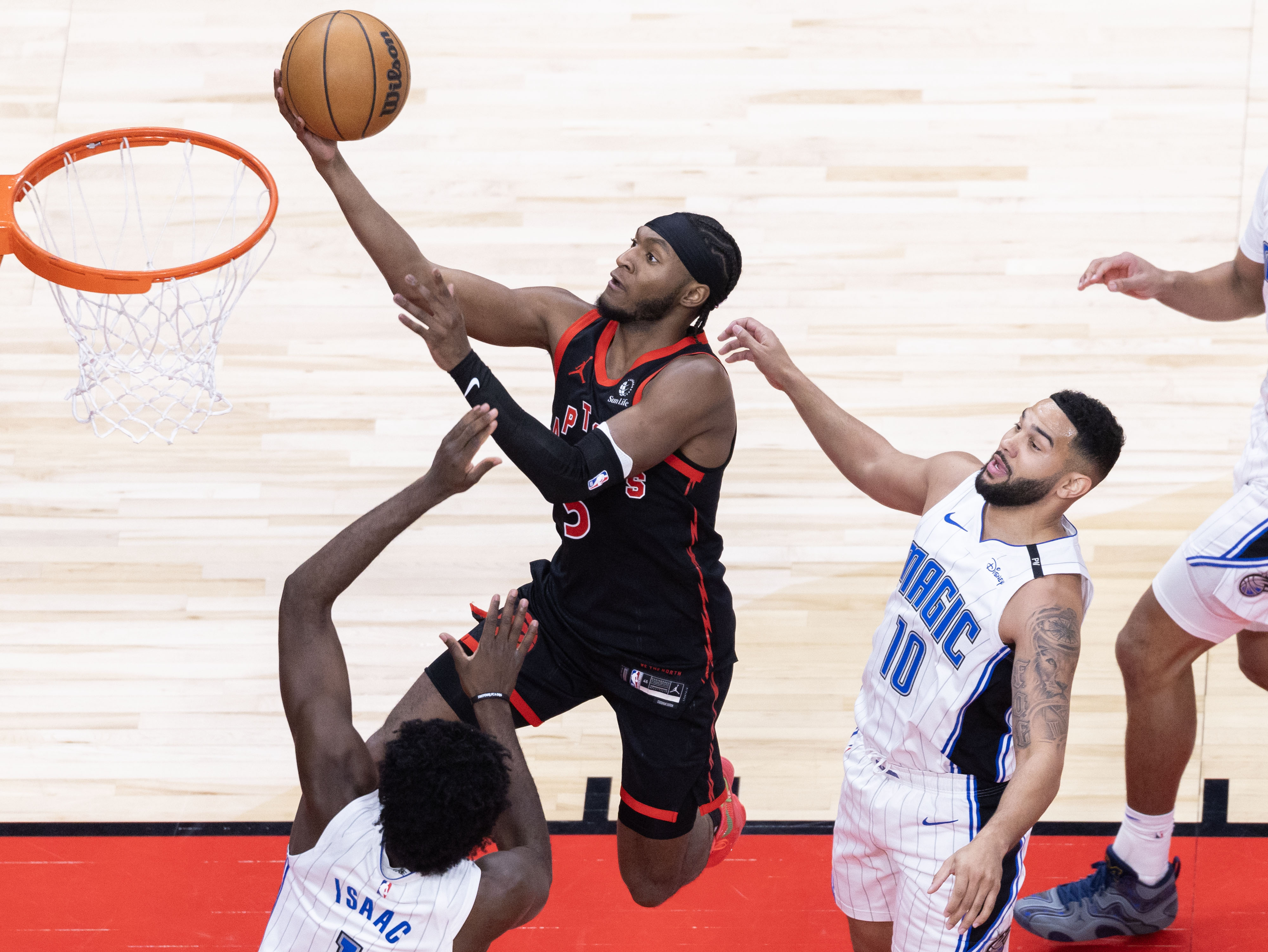 猛龙完胜公牛,武切维奇扛起全队 猛龙完胜公牛,武切维奇扛起全队