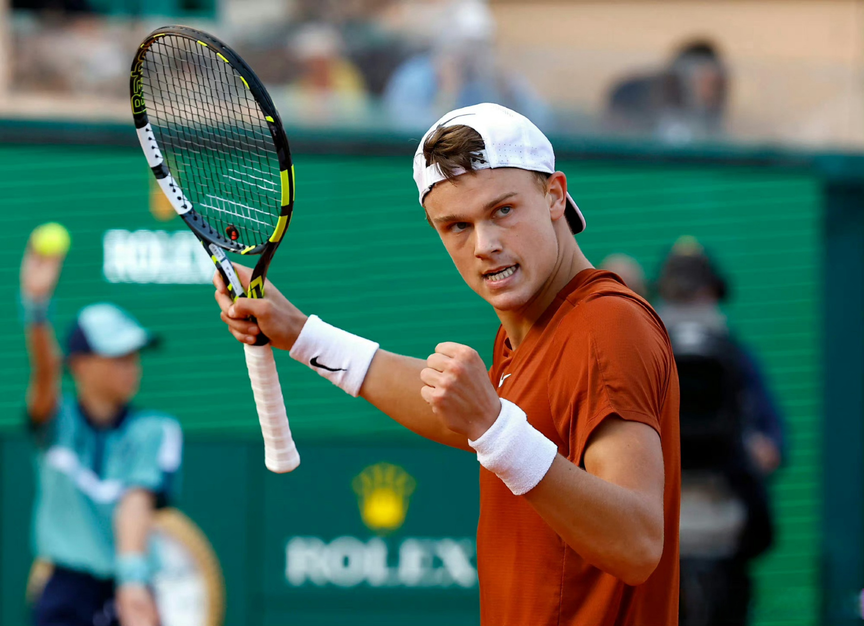 蒙特卡洛大师赛险胜美网，蒂姆惊艳四座