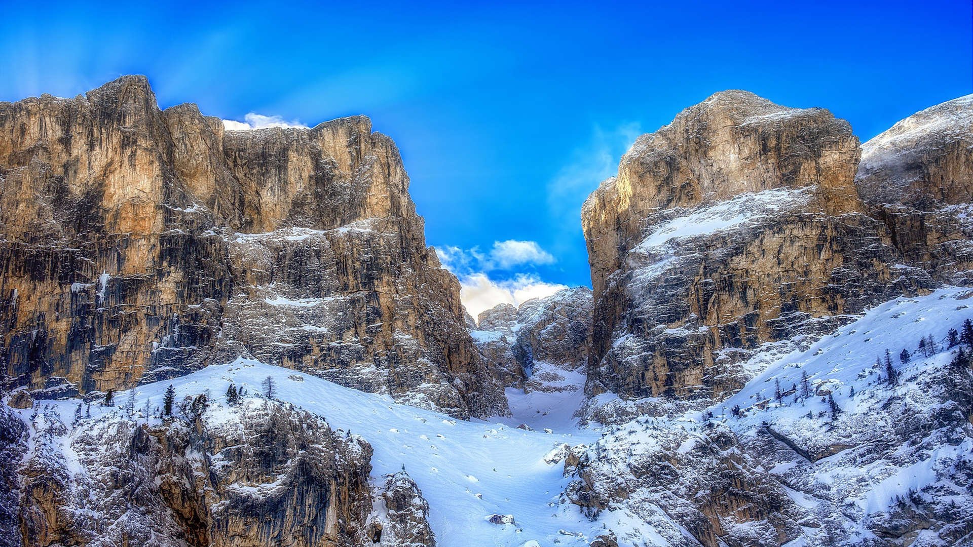 当红牛狂奔遭遇三狮暗礁，39岁的莫德里奇在欧冠之夜重定义焦点