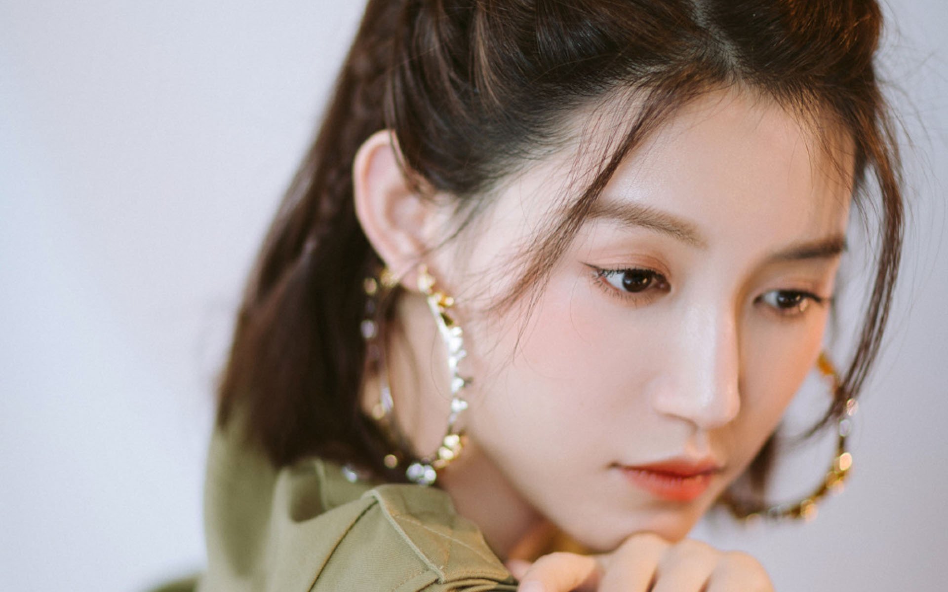 绿茵与跑道,当内马尔的桑巴刺穿铁幕,牙买加闪电收割英格兰王座