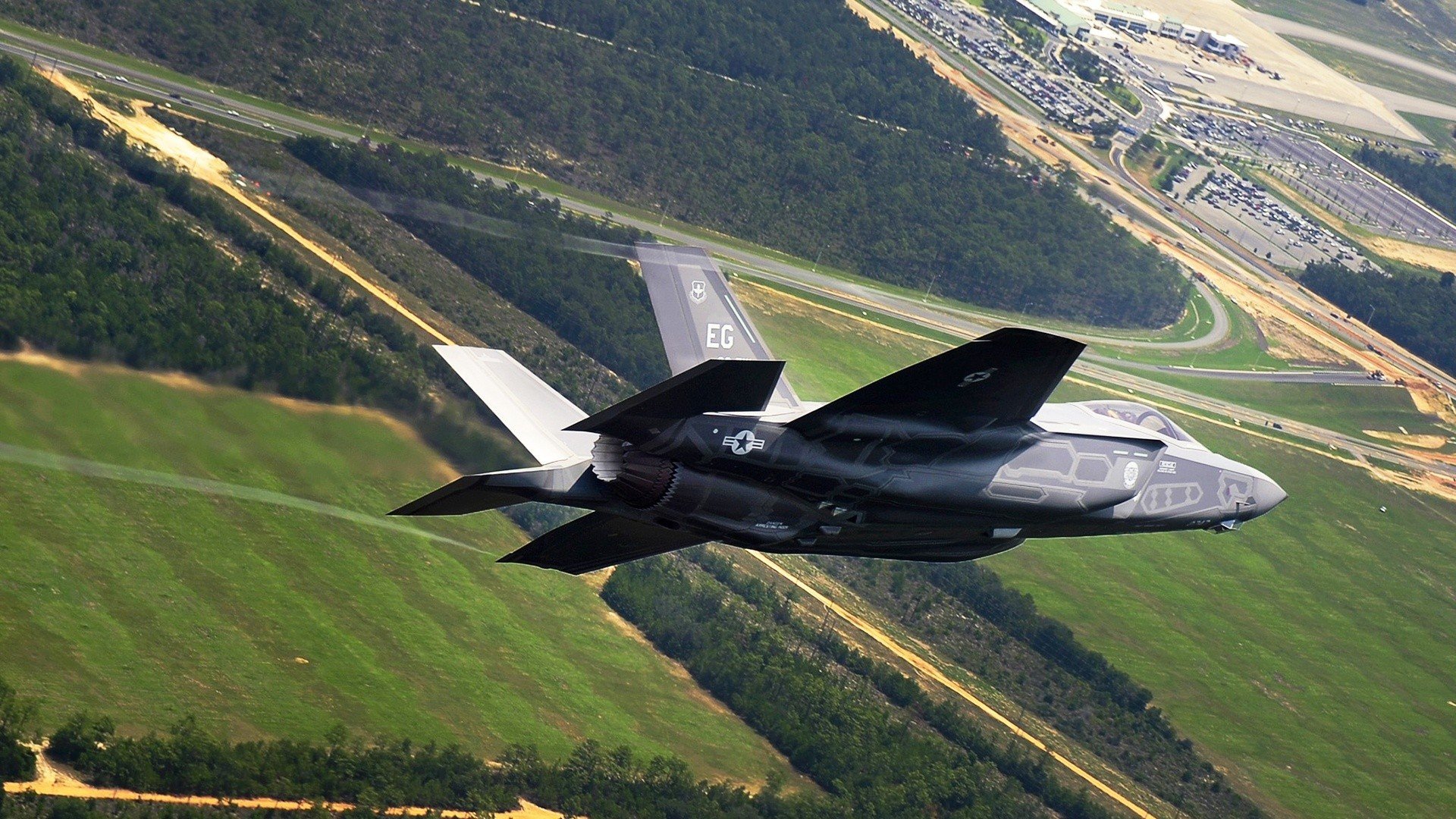 引擎轰鸣与终场哨音，城市赛道与伯纳乌的同一出逆转史诗